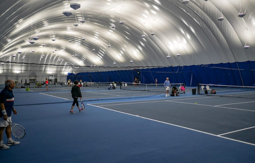 Чому теніс — найкращий спорт для зими: фізичні та психологічні переваги